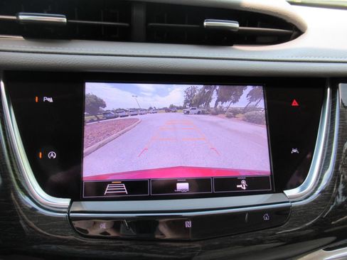 Used 2020 Cadillac XT6 Premium Luxury FWD image 28