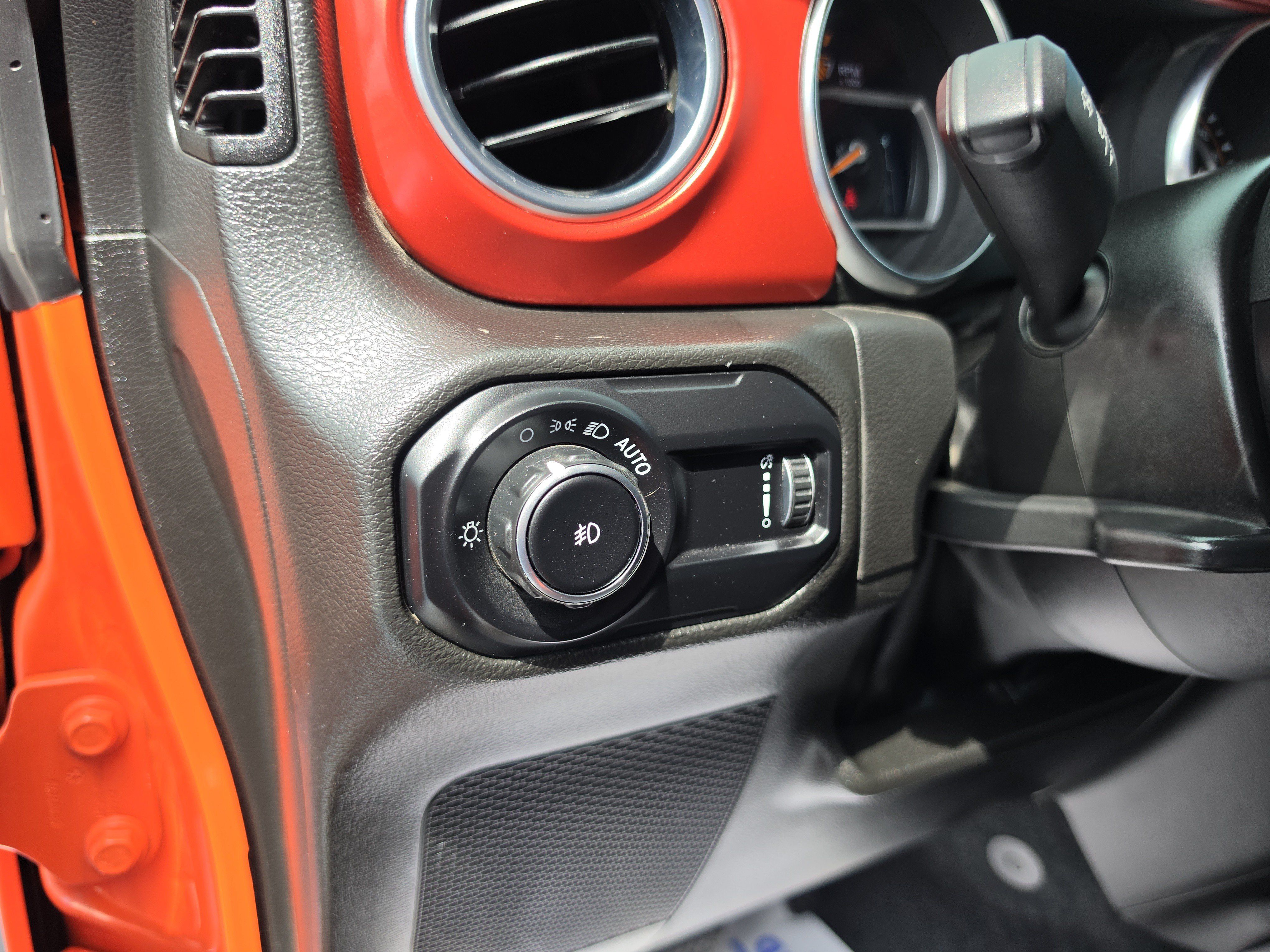 Used 2023 Jeep Wrangler Rubicon w/ Cold Weather Group AWD/4WD image 17