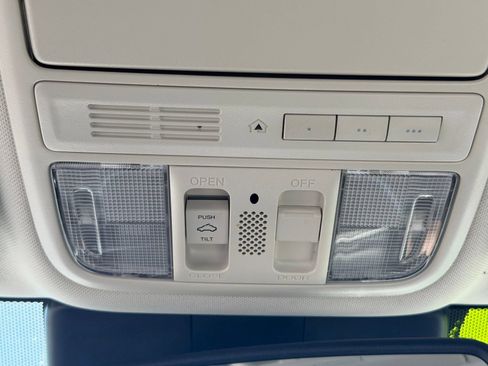 Used 2016 Honda CR-V Touring image 28
