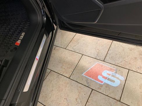 Used 2022 Audi SQ5 Premium Plus w/ Premium Plus Package image 55