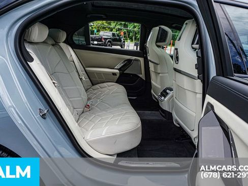 Used 2024 BMW 760i xDrive w/ Premium Package image 22