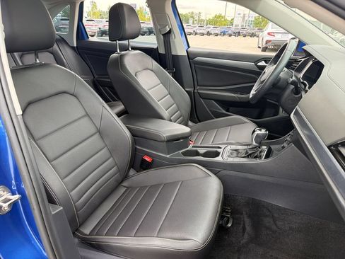 Certified 2024 Volkswagen Jetta SE w/ Panoramic Sunroof Package FWD image 26