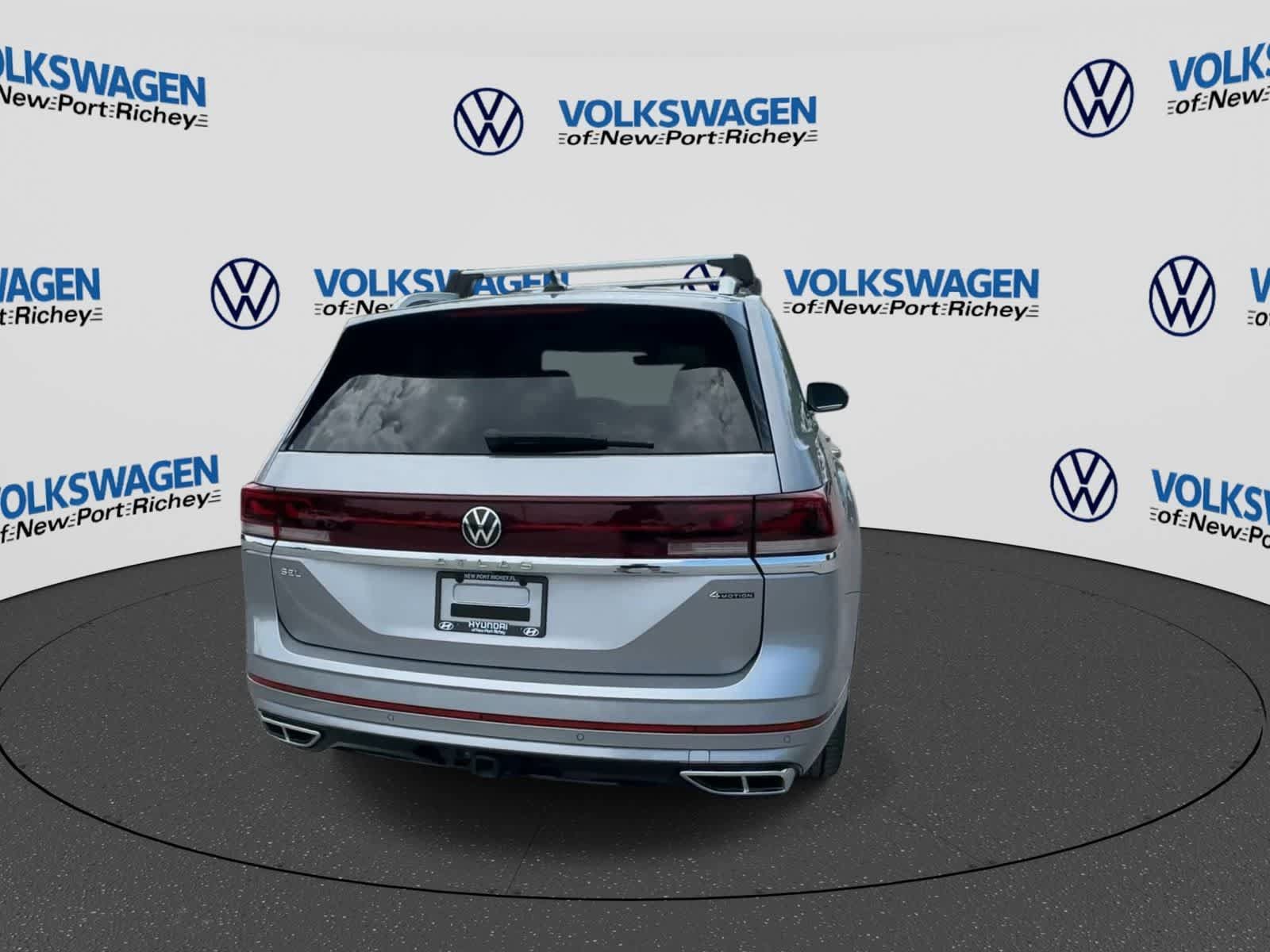 Used 2024 Volkswagen Atlas SEL Premium R-Line AWD/4WD image 7