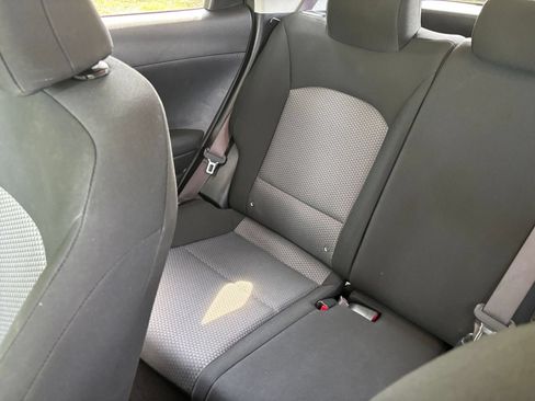 Used 2025 Kia Soul LX w/ LX Technology Package FWD image 39