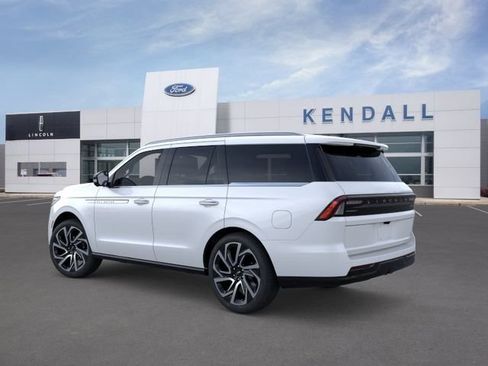New 2026 Lincoln Navigator Reserve AWD/4WD image 4