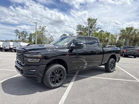 New 2026 RAM 3500 Laramie AWD/4WD image 7