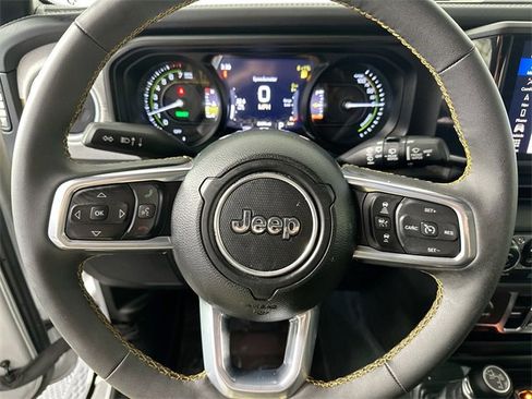 Used 2024 Jeep Wrangler Unlimited Sahara w/ Technology Group image 21