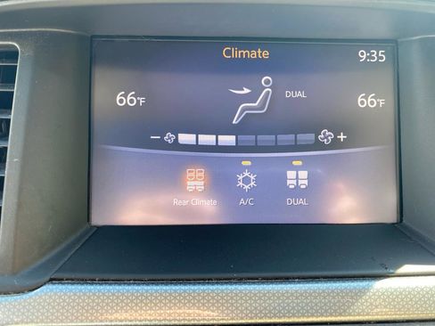 Used 2018 Nissan Pathfinder SL w/ SL Premium Package AWD/4WD image 13
