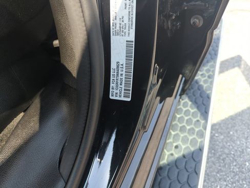Used 2022 RAM 1500 Laramie AWD/4WD image 37