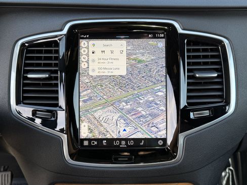 Used 2024 Volvo XC90 B5 Plus image 25