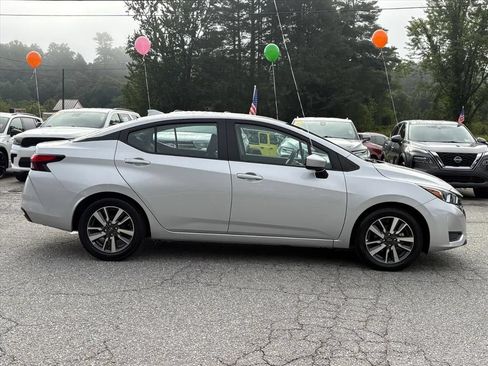 Used 2023 Nissan Versa SV FWD image 3