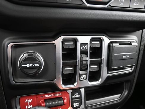 Used 2026 Jeep Wrangler Unlimited Rubicon image 25