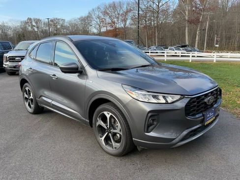 Certified 2023 Ford Escape ST-Line Select w/ Tech Pack #2 image 9