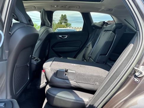 Used 2022 Volvo XC60 B6 Inscription w/ Advanced Package AWD/4WD image 21