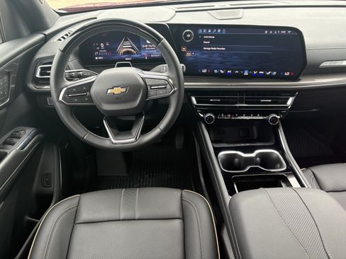 Used 2026 Chevrolet Traverse High Country w/ LPO, Floor Liner Package FWD image 7