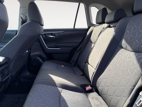 Certified 2022 Toyota RAV4 XLE w/ XLE Grade Weather Package AWD/4WD image 13