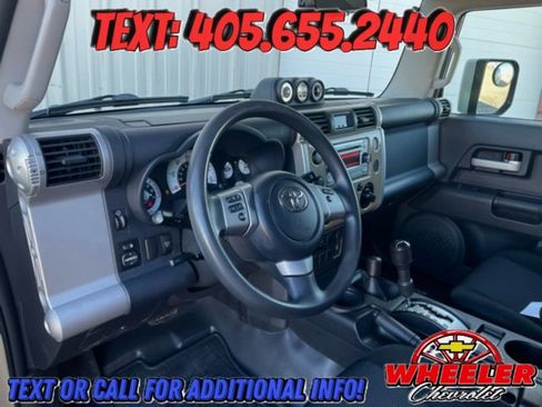 Used 2012 Toyota FJ Cruiser 4WD w/ Convenience Pkg image 18