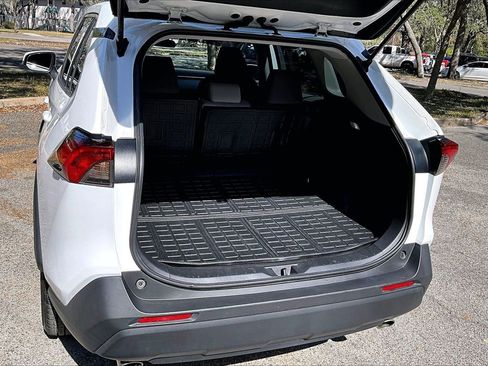 Used 2022 Toyota RAV4 XLE image 37