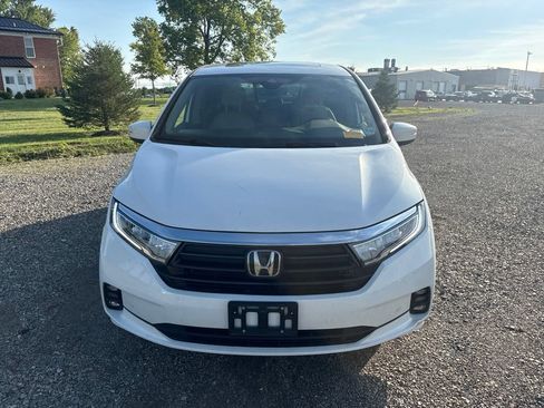 Used 2024 Honda Odyssey Touring image 2