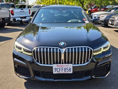 Used 2021 BMW 750i xDrive w/ Autobahn Package AWD/4WD image 2