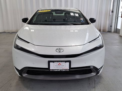 Used 2024 Toyota Prius XLE image 4