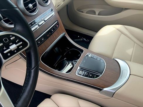 Used 2022 Mercedes-Benz GLC 300 4MATIC w/ Premium Package Lite image 22