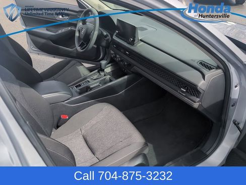 Used 2023 Honda Accord EX image 16