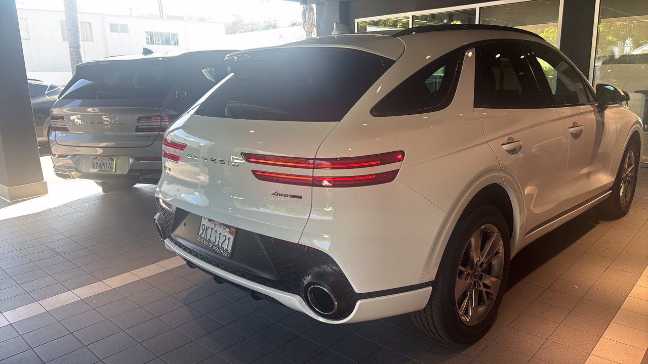 Used 2024 Genesis GV70 3.5T Sport AWD/4WD image 3