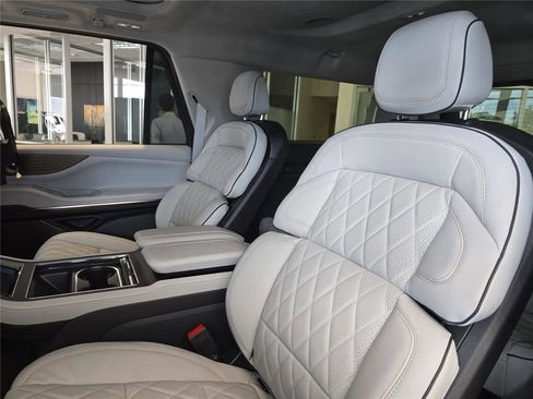 New 2025 Lincoln Navigator L Black Label w/ Black Label Special Edition image 12