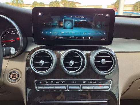 Used 2022 Mercedes-Benz GLC 300 image 30