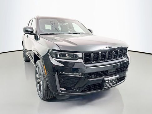 New 2026 Jeep Grand Cherokee Limited image 1