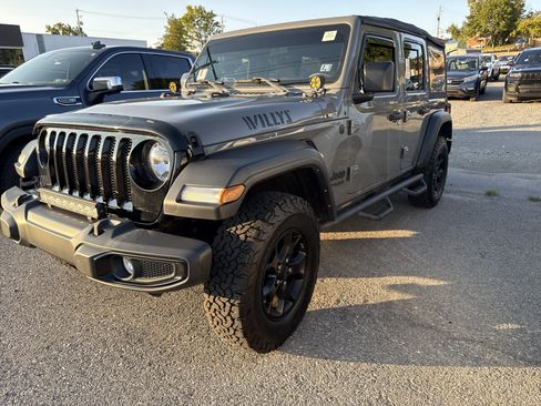 Used 2022 Jeep Wrangler Unlimited Sport image 5