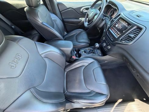 Used 2022 Jeep Cherokee Latitude Lux FWD image 10