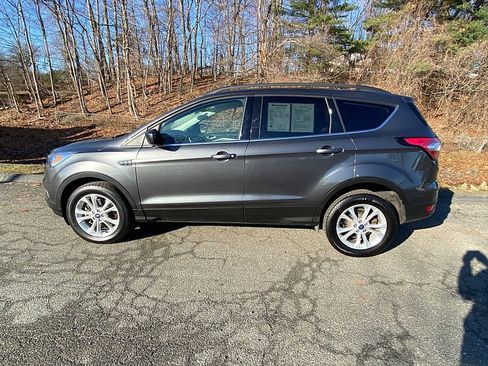 Used 2018 Ford Escape SEL image 4