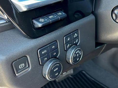 Used 2022 Chevrolet Silverado 1500 LTZ w/ Technology Package image 31