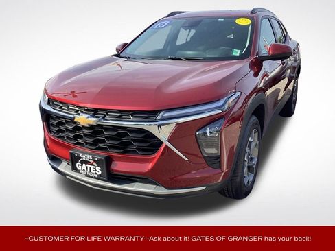 Used 2025 Chevrolet Trax LT w/ LT Convenience Package FWD image 6
