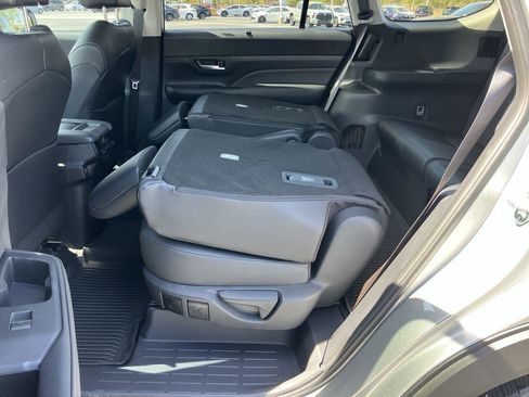 Used 2024 Toyota Grand Highlander XLE image 25
