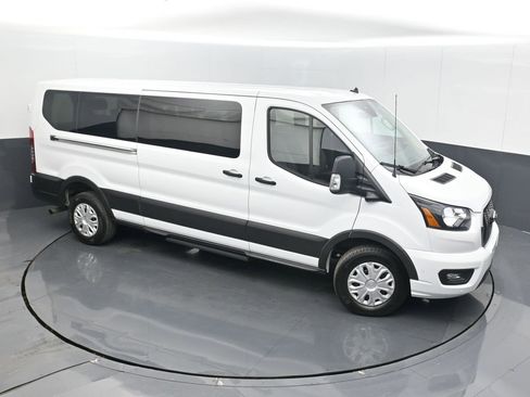 Used 2023 Ford Transit 350 XLT image 32