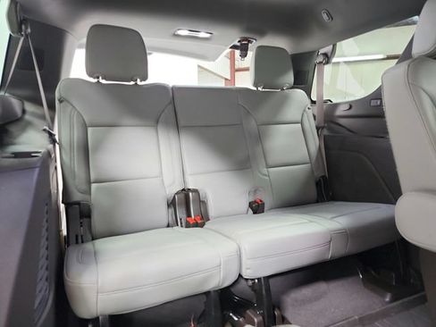 Used 2022 Chevrolet Tahoe Z71 w/ Luxury Package AWD/4WD image 47
