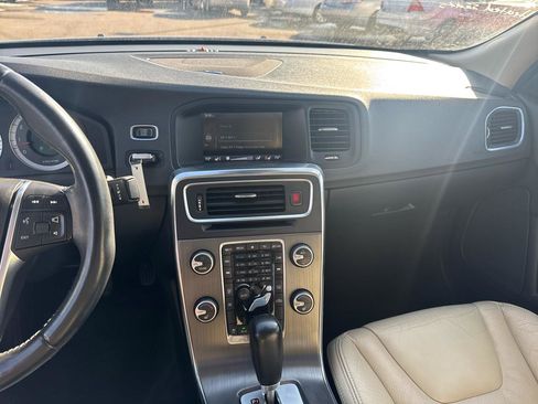 Used 2011 Volvo S60 T6 image 10