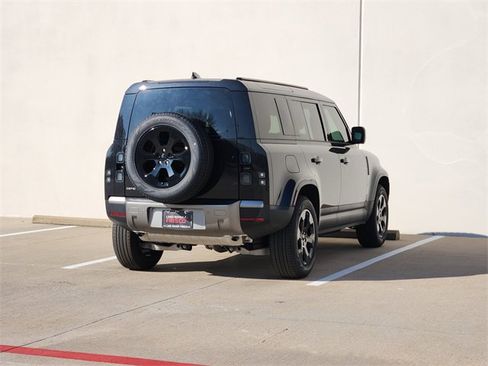 New 2026 Land Rover Defender 110 S image 4