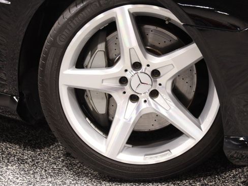 Used 2013 Mercedes-Benz SL 550 w/ Premium Pkg image 4