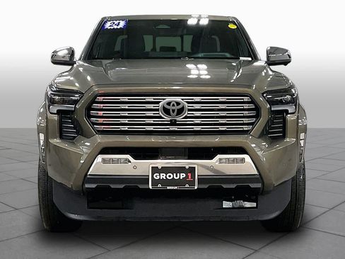 Used 2024 Toyota Tacoma Limited w/ Limited Package (LT) AWD/4WD image 4