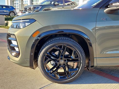 New 2026 Volkswagen Tiguan SE R-Line image 6