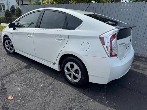 Used 2015 Toyota Prius Two image 10