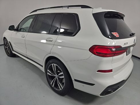 Certified 2022 BMW X7 xDrive40i w/ M Sport Package image 8