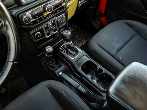 Used 2021 Jeep Gladiator Sport AWD/4WD image 18
