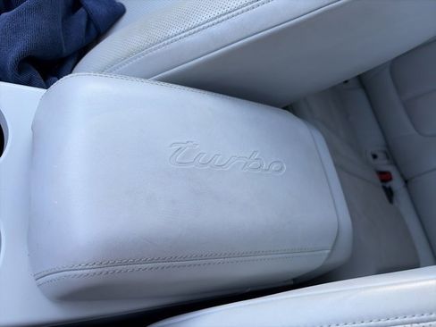 Used 2018 Porsche Macan Turbo image 28