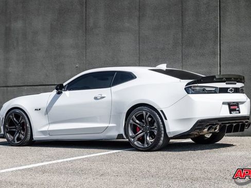 Used 2018 Chevrolet Camaro SS image 44