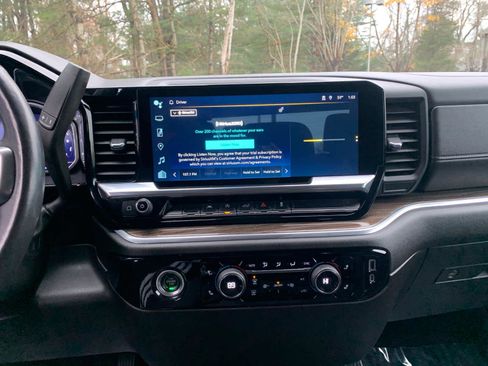 Certified 2022 Chevrolet Silverado 1500 LT image 24